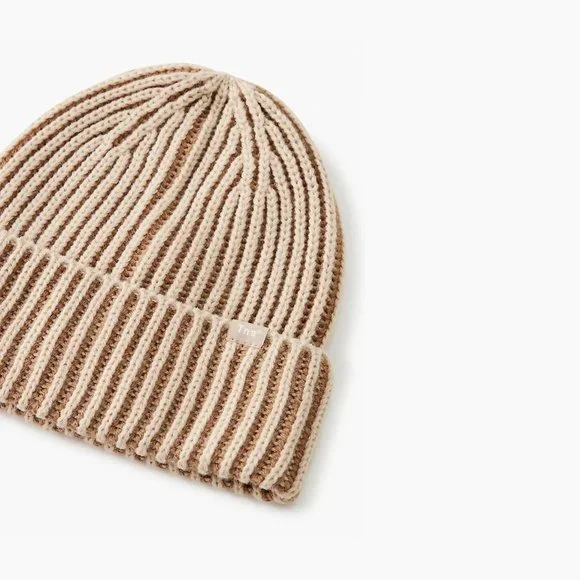 Aritzia Tna RUSH BEANIE, Honey Bg - Picture 2 of 2